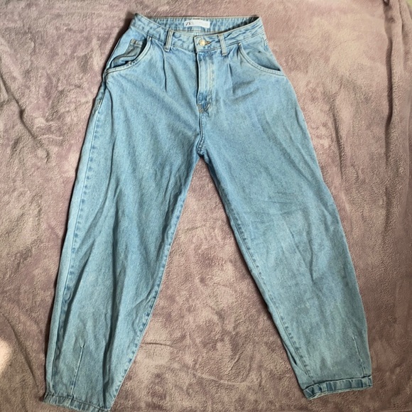 **SOLD** Zara Slouchy Darted Balloon Leg Jeans - Picture 3 of 7